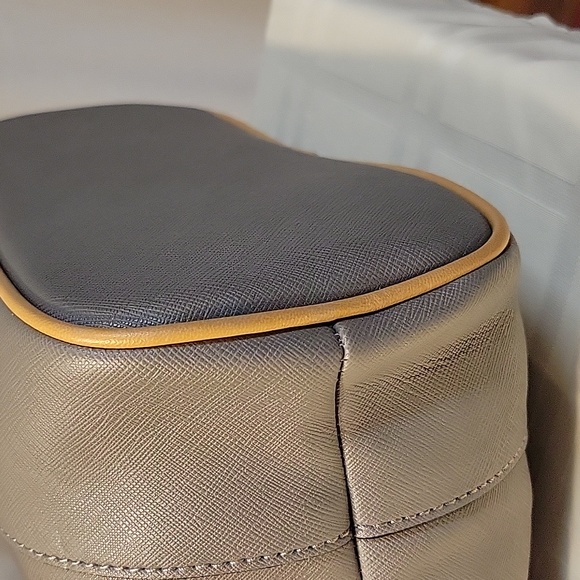 Giani Bernini handbag NWT Light Grey - Picture 5 of 12